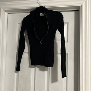 WILFRED BLACK ZIPPER SWEATER TOP